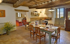 010-Dining-Montecucco.jpg