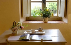 023-Bedroom-detail-2-Montecucco.jpg